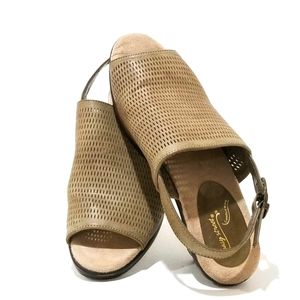 Easy Street Comfort Wave Sandal!